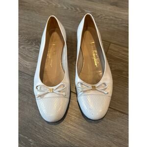Vintage Salvatore Ferragamo Size 6.5B White Polished Leather Bow Ballet‎ Flats
